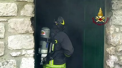 Narni (Terni), incendio in uno scantinato