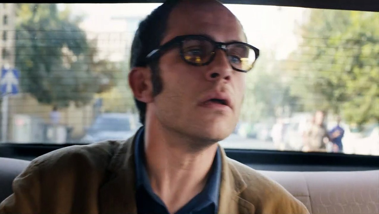 Eine respektable Familie Trailer OmU