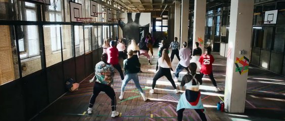 Into the beat - Tráiler VO