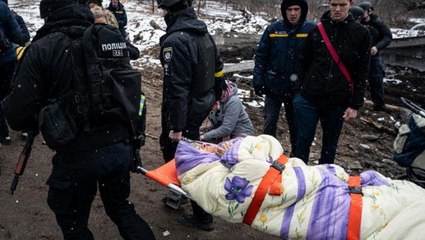 Ukrayna'da sivil halkın zorlu mücadelesi! Tahliyeler kar yağışı altında devam ediyor