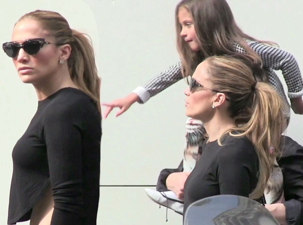 Exclu Vidéo : Jennifer Lopez en mode Shopping a...