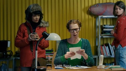 Paris barfuß Trailer OmU