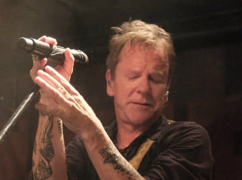 Kiefer Sutherland (24 heures chrono) gravement blessé, il annule sa tournée !