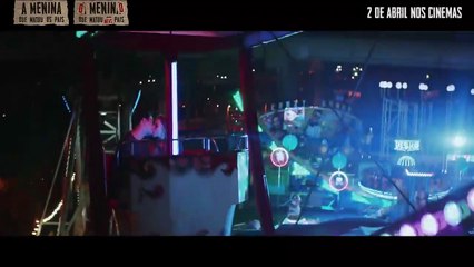 A Menina que Matou os Pais Trailer