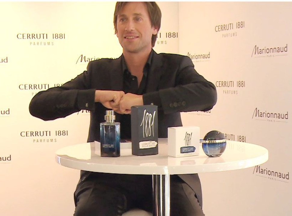 Exclu Vidéo : Thomas Dutronc : l'égérie Cerruti a charmé son monde lors d'une séance de dédicaces enivrante !