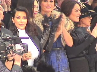 Exclu vidéo : Kim Kardashian  VS Sofia Essaïdi au défilé de Stéphane Rolland !
