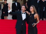 Exclu vidéo : Adrien Brody amoureux sur le tapis rouge de la clôture du 67e Festival de Cannes !