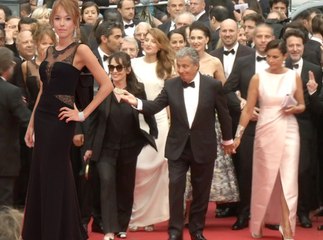 Exclu Vidéo : It-girl du jour à Cannes : Elodie Fontan de l'équipe du film "Qu'est-ce qu'on a fait au bon dieu" !