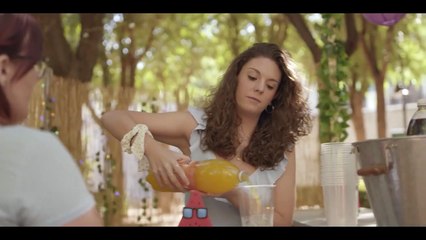 La reina del pueblo Tráiler