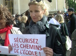 Exclu Vidéo : Alexandra Lamy engagée pour #BringBackOurGirls : "C'est important de se rassembler !"