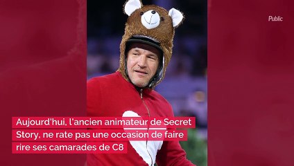 Benjamin Castaldi défile en petite tenue devant la tour TF1