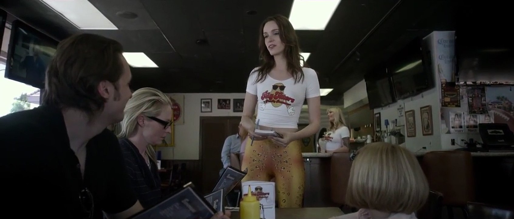 Starry Eyes - Träume erfordern Opfer Trailer (2) OV
