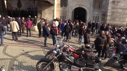 Arkadaşının attığı tokat nedeniyle yaşamını yitiren motosiklet tutkunu kişi defnedildi