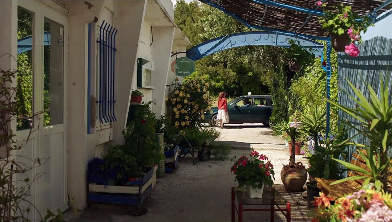 Café Olympique - Ein Geburtstag in Marseille Trailer DF