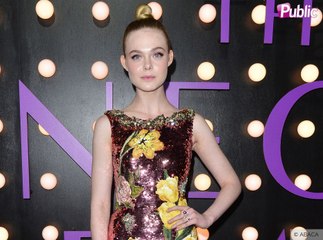 Elle Fanning : Poupée florale à la première de The Neon Demon !