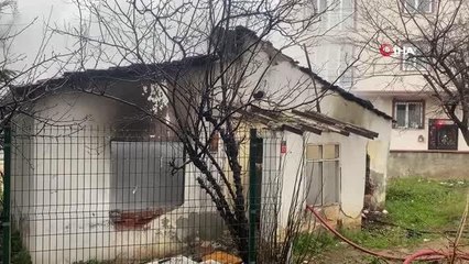 Kartal'da metruk gecekondu alevlere teslim oldu