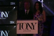 Vidéo : Bruce Willis et Mary-Louise Parker : duo de charme pour dévoiler la liste des nommés aux Tony Awards  2015 !