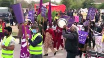بمناسبة اليوم العالمي للمرأة..  آلاف النساء يتظاهرن في شوارع باكستان