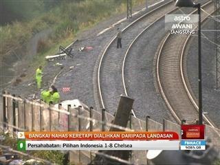 Bangkai nahas keretapi dialihkan