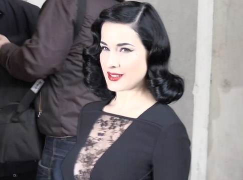 Exclu Vidéo : Dita Von Teese, Anouchka Delon... Les stars au défilé d'Elie Saab