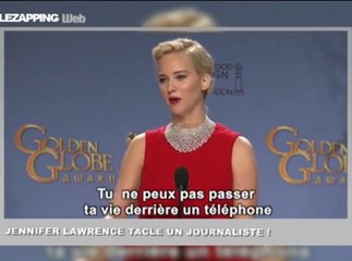 Zapping du web : Jennifer Lawrence mouche un journaliste un peu trop distrait