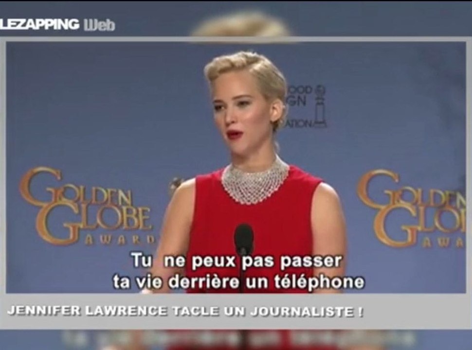 Zapping du web : Jennifer Lawrence mouche un journaliste un peu trop distrait