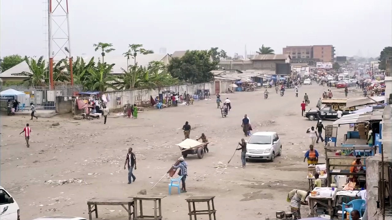 Félicité Trailer (2) OV