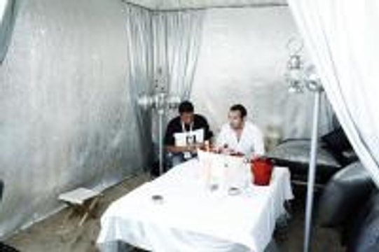 99 francs: Jean Dujardin passe à la caisse