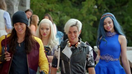 Descendants 2 Trailer (2) DF