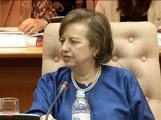 Stable economy grows 5 and 6 percent this year