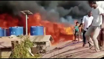 Son dakika haber... COX BAZAAR - Bangladeş'te Arakanlı Müslümanların kaldığı kampta yangın çıktı