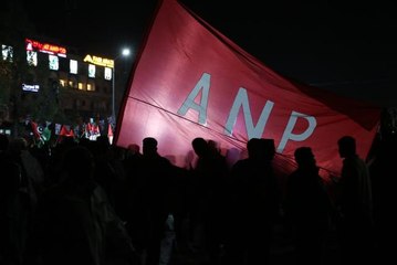 İSLAMABAD - Pakistan'ın başkentinde muhalefet partisi yanlılarının bekleyişi sürüyor