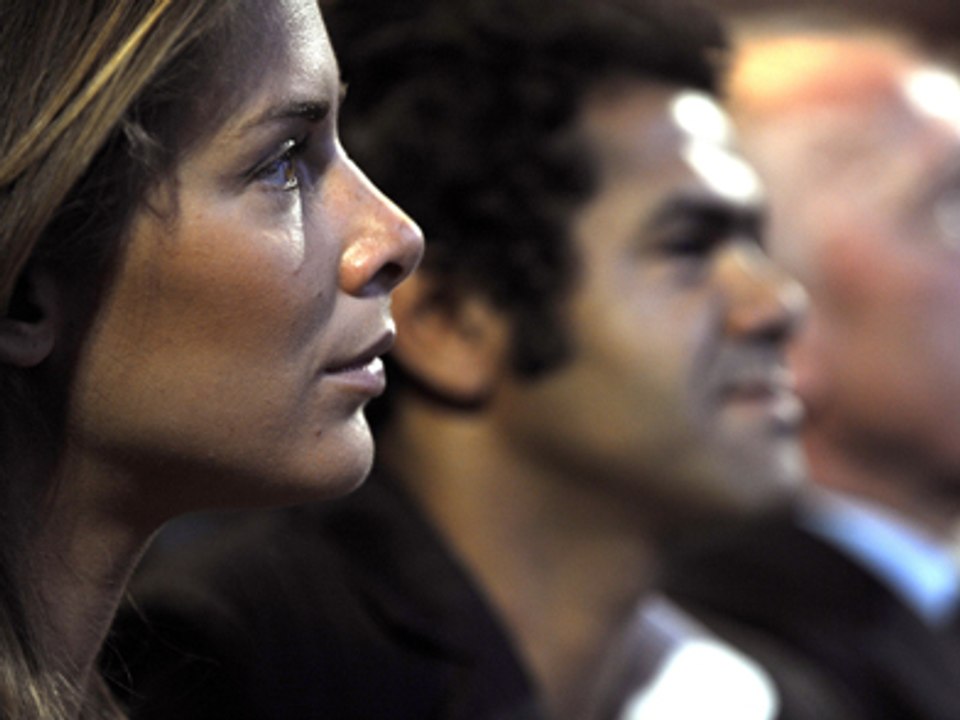 Best-of 2008 : mai : Les stars brillent à Cannes, Mélissa Theuriau et Jamel se marient, et Geneviève mange déjà son chapeau...