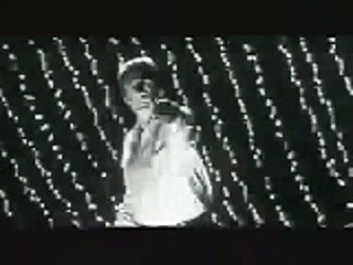 Die Frau auf der Brücke Trailer OV