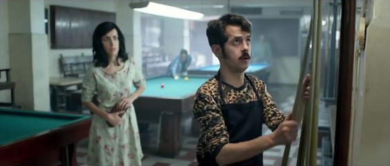 Elvira, Te Daría Mi Vida Pero la Estoy Usando Trailer OV