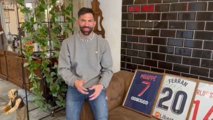 Nando Díaz, el valenciano que le cortó el pelo a Mbappé