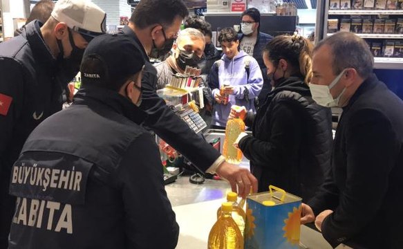 Ordu Valisi Sonel, stokçuluk ve fahiş fiyat denetimi yaptı