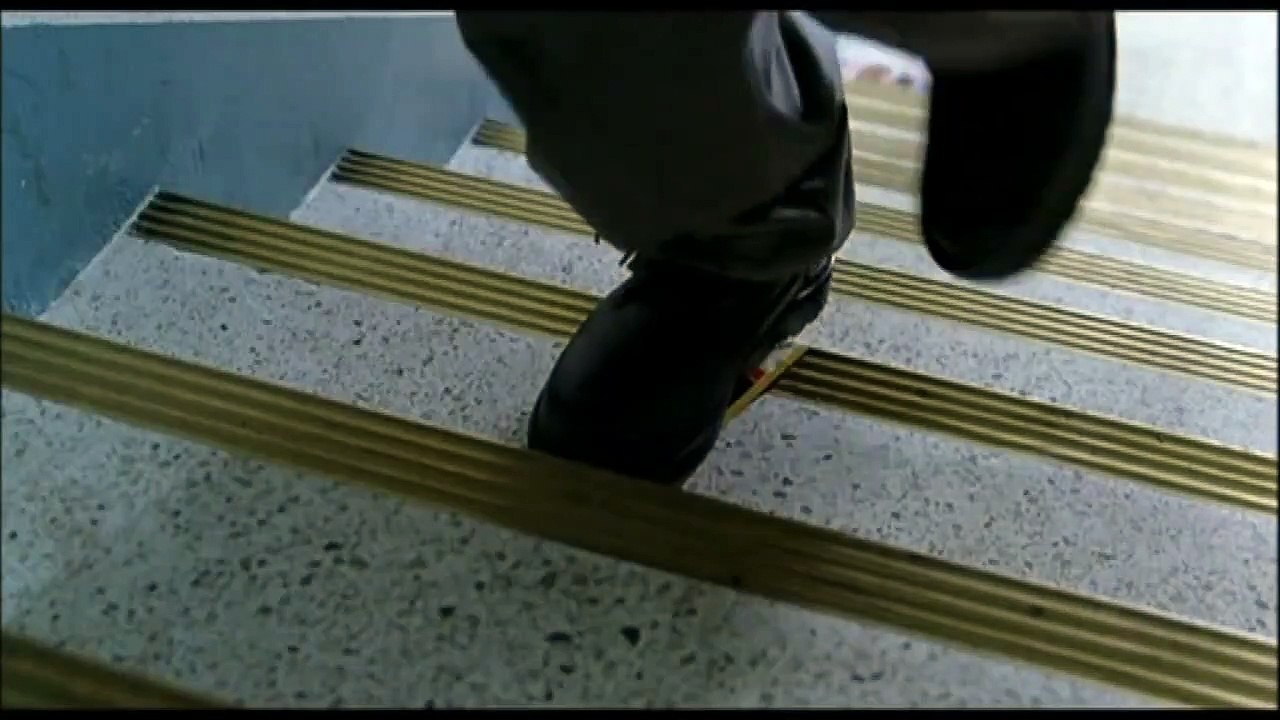 Bin-Jip – Leere Häuser Trailer DF