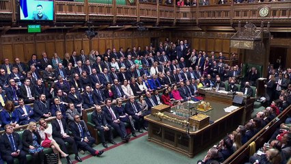 Il presidente Zelenskyy parla alla Camera dei Comuni: "Non ci arrendiamo"