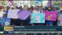 Grupos de mujeres se reúnen frente al Congreso para conmemorar el Día internacional de la mujer