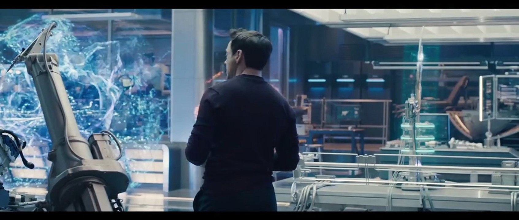 Avengers 2: Age Of Ultron Trailer (3) DF