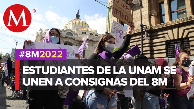 Contingente de la facultad de derecho de la UNAM se dirigen al Zócalo