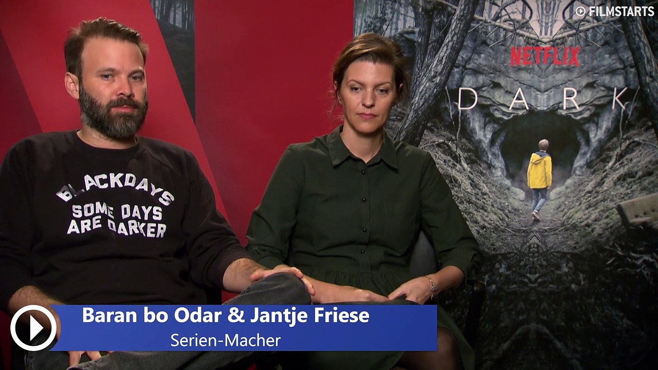 FILMSTARTS-Interview zu 'Dark' mit Baran bo Odar, Jantje Friese, Oliver Masucci, Karoline Eichhorn, Louis Hofmann, Lisa Vicari, Jördis Triebel und Maja Schöne (FILMSTARTS-Original)