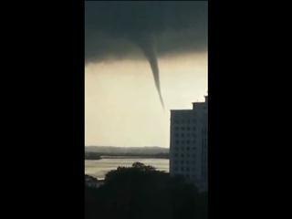 Johor Bahru dilanda puting beliung?