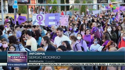 España: Decenas de ciudades se visten de violeta y exigen derechos en Día Internacional de la Mujer