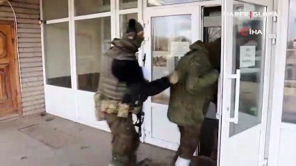 Rus askerleri, Ukrayna'daki televizyon kanallarını ve radyoları ele geçirmeye başladı