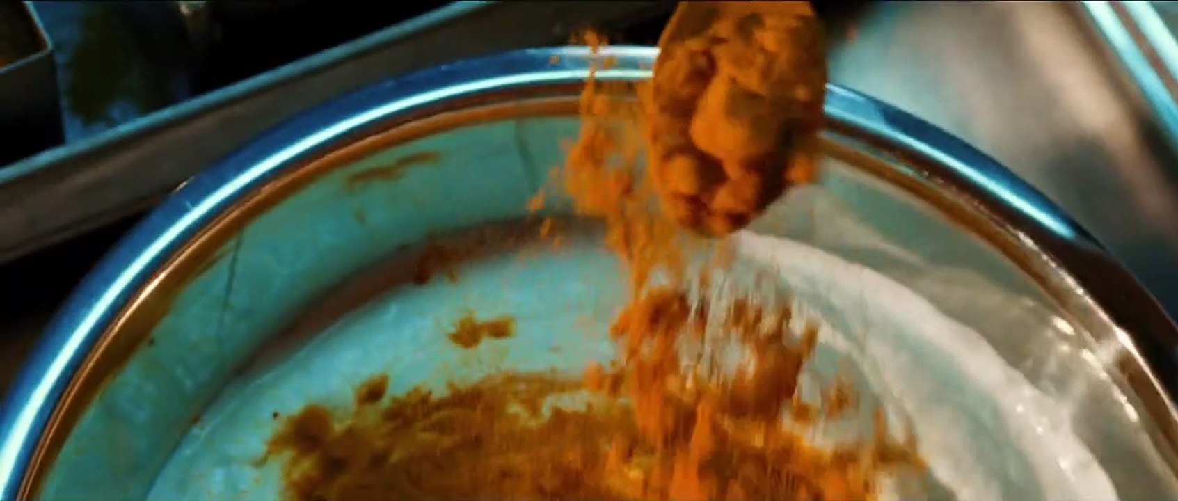 Madame Mallory und der Duft von Curry Trailer DF