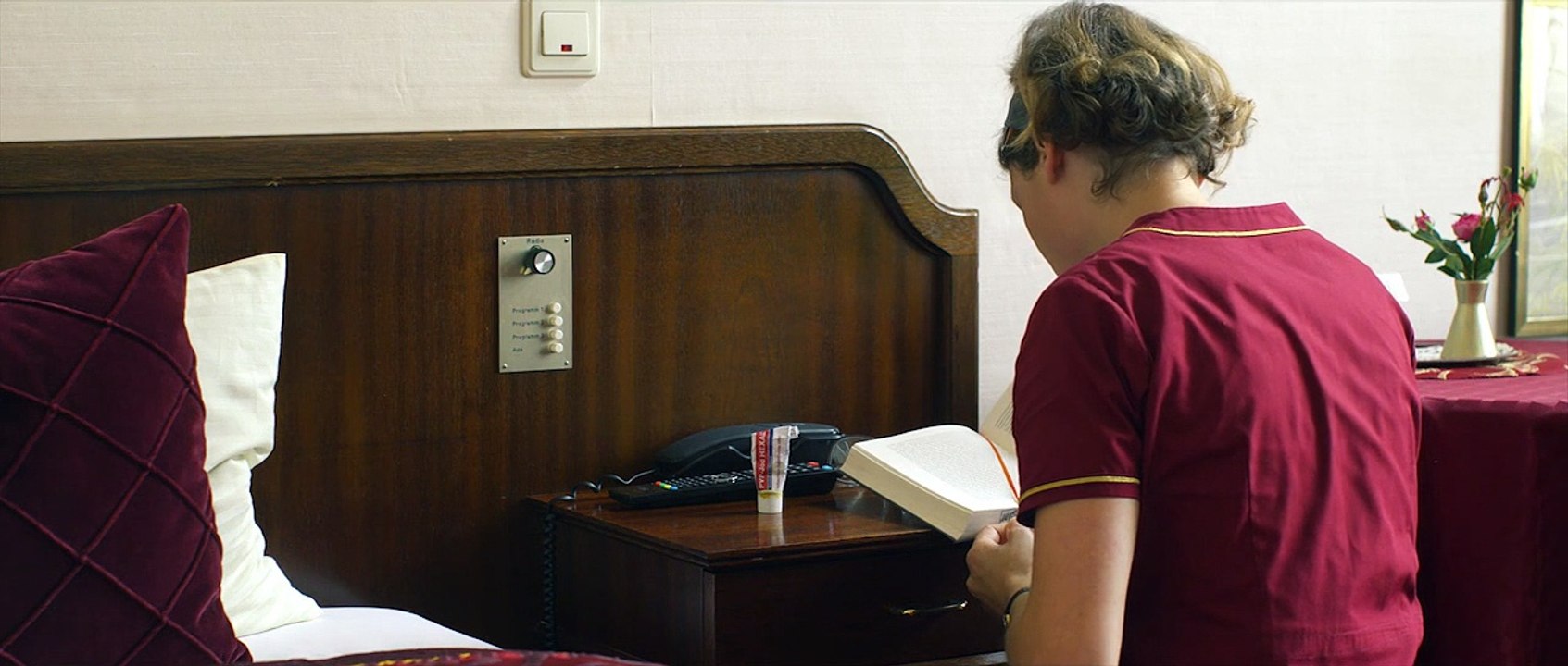 Das Zimmermädchen Lynn Trailer DF