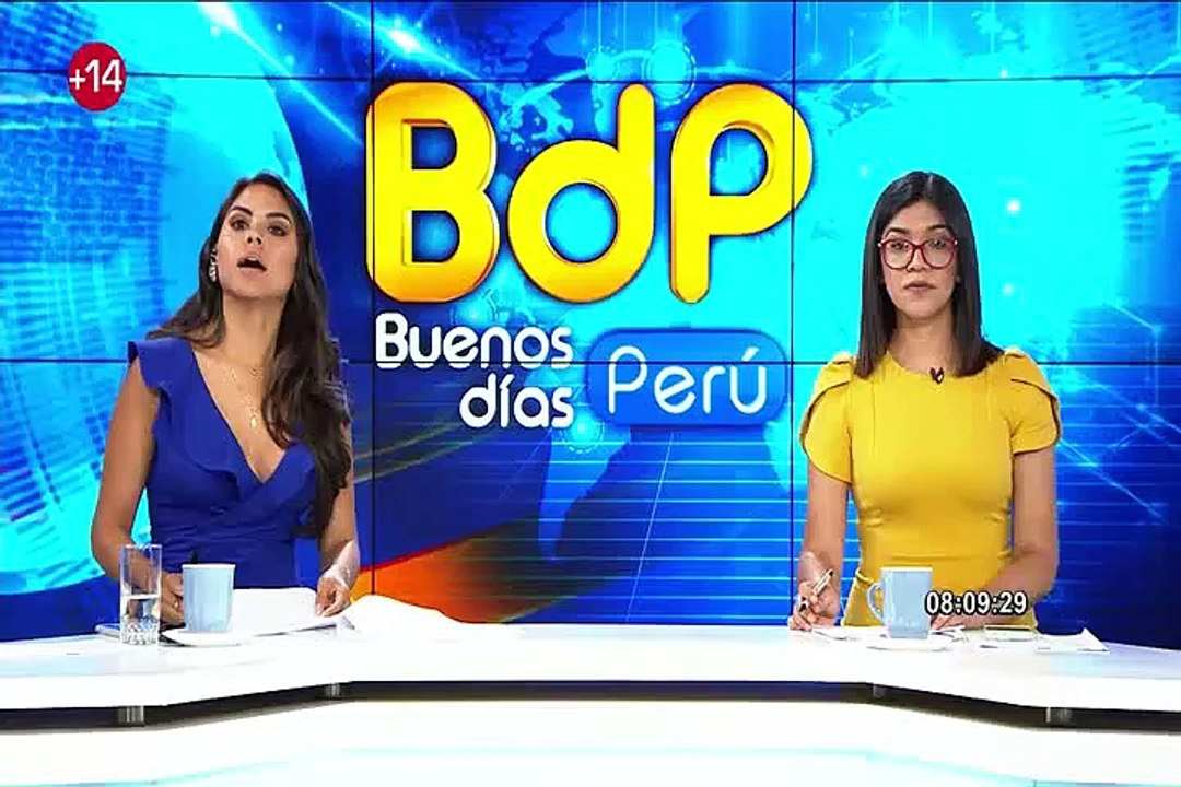 VMT: auto se incendia y termina calcinado en medio de la pista