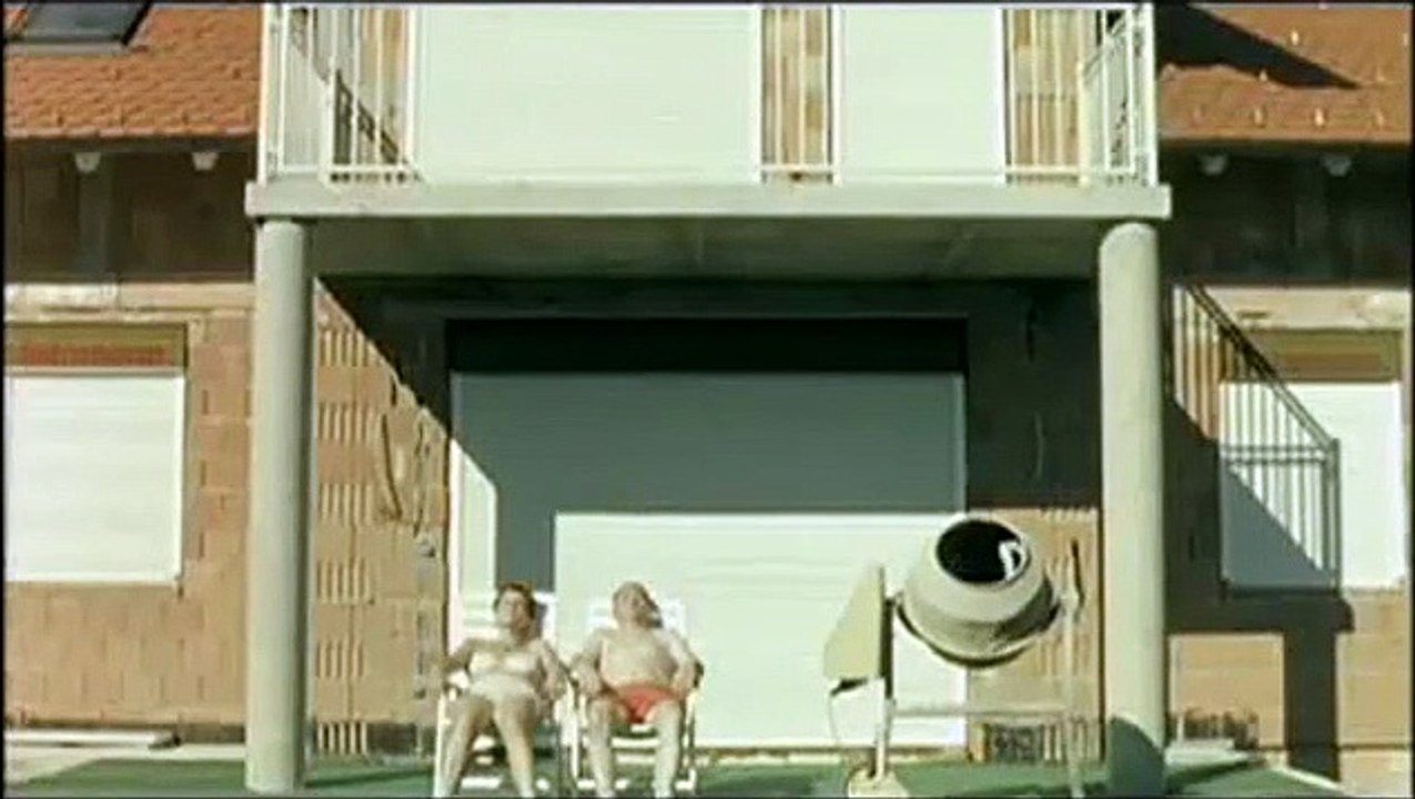 Hundstage Trailer DF